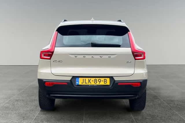Volvo XC40 (2025) thumbnail 6