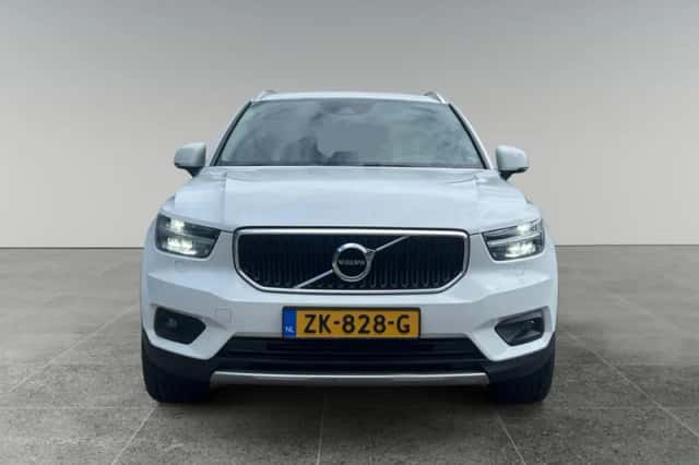 Volvo XC40 (2019) thumbnail 5