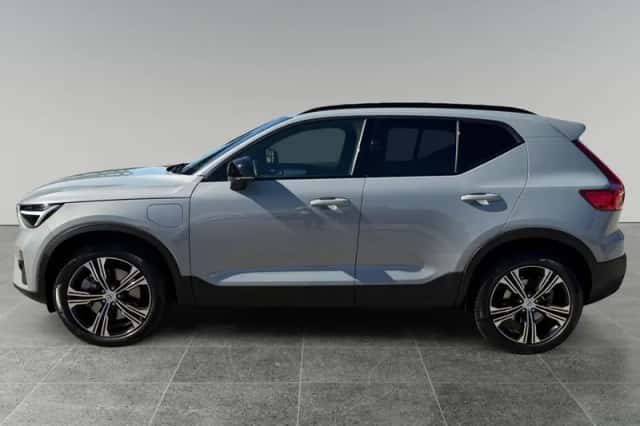 Volvo XC40 (2023) thumbnail 2
