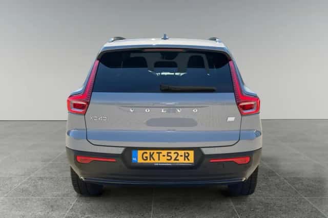 Volvo XC40 (2023) thumbnail 4