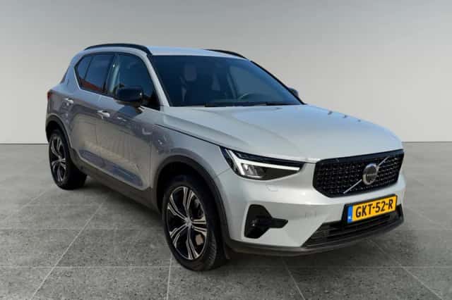 Volvo XC40 (2023) thumbnail 5