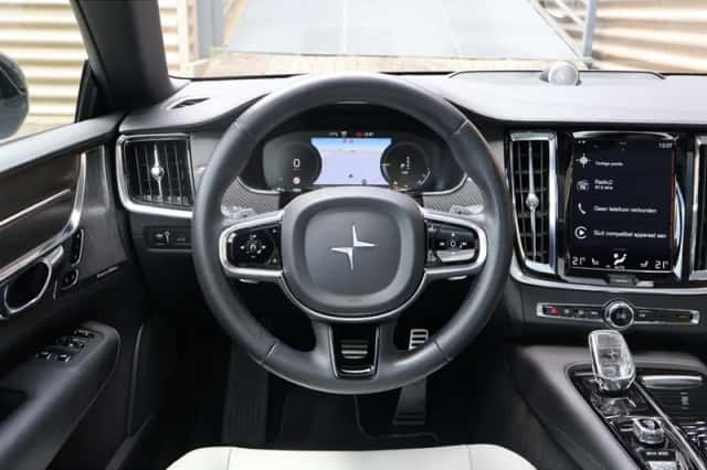 Polestar 1 (2021) thumbnail 3