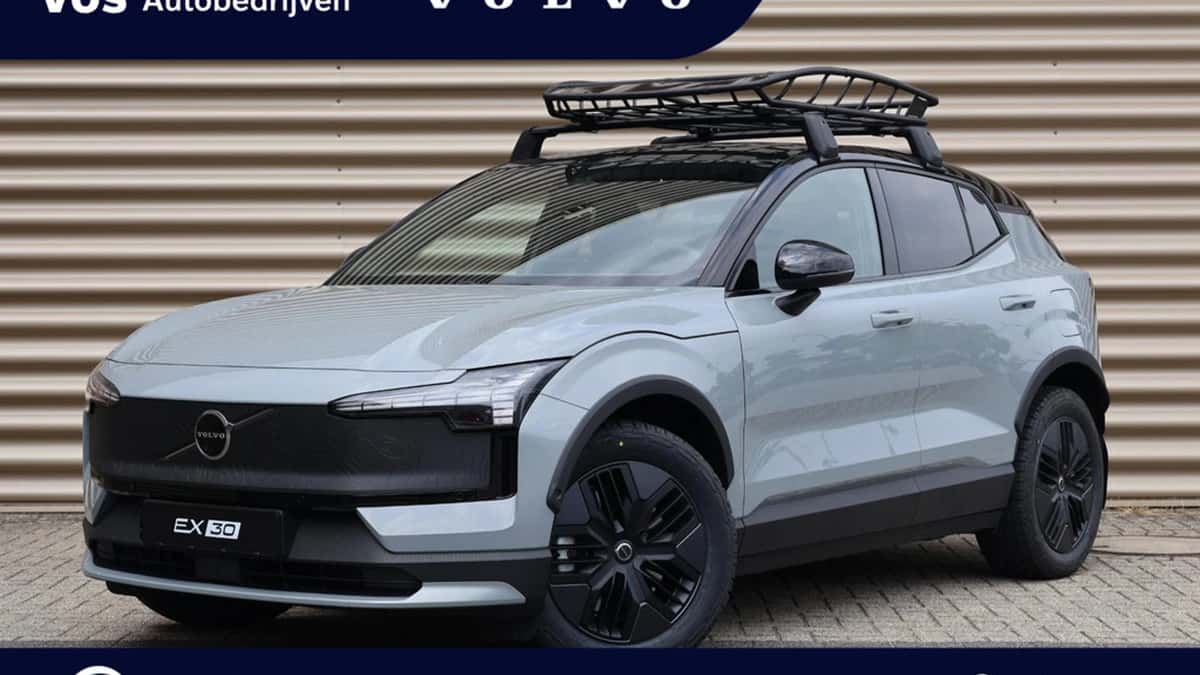 Volvo EX30 (2025) — foto 1