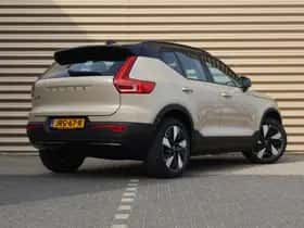 Volvo EX40 (2025) thumbnail 2