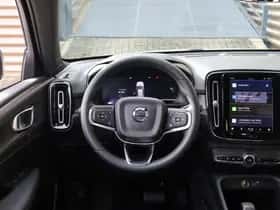 Volvo EX40 (2025) thumbnail 3