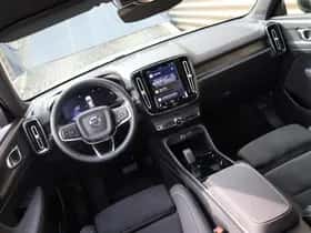 Volvo EX40 (2025) thumbnail 8