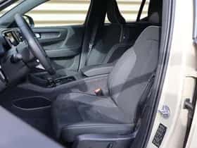 Volvo EX40 (2025) thumbnail 9