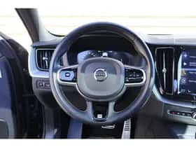 Volvo XC60 (2019) thumbnail 17