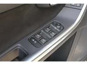 Volvo S60 (2014) thumbnail 31