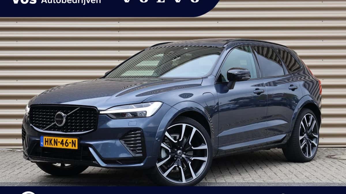 Volvo XC60 (2025) — foto 1