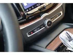 Volvo XC60 (2025) thumbnail 42