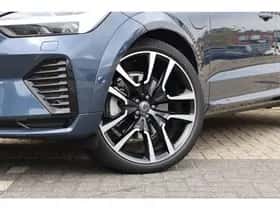 Volvo XC60 (2025) thumbnail 9