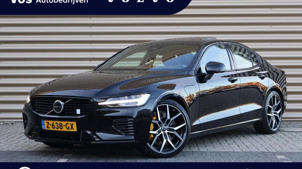 Volvo S60 (2023) — foto 1