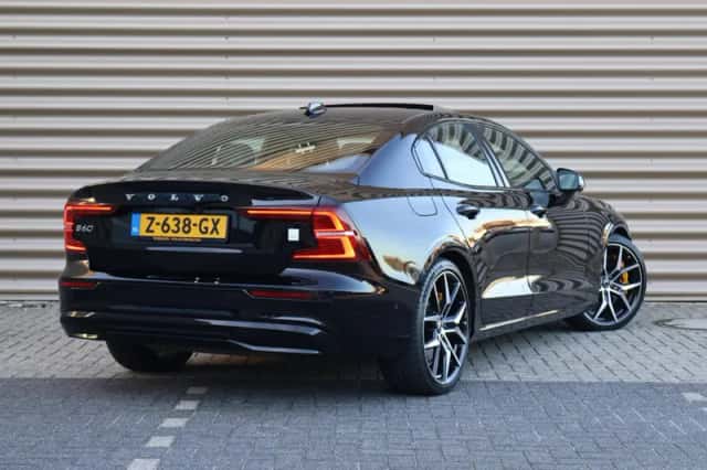 Volvo S60 (2023) thumbnail 2