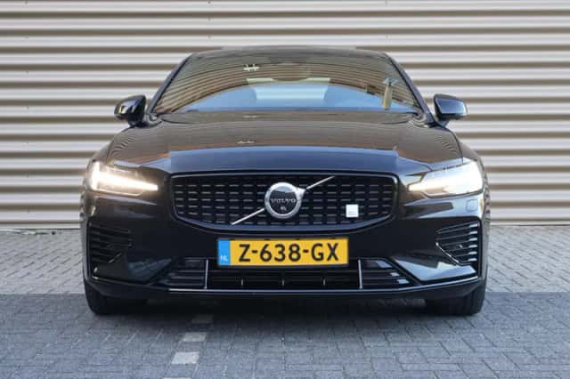 Volvo S60 (2023) thumbnail 5