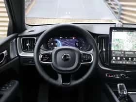 Volvo XC60 (2025) thumbnail 3