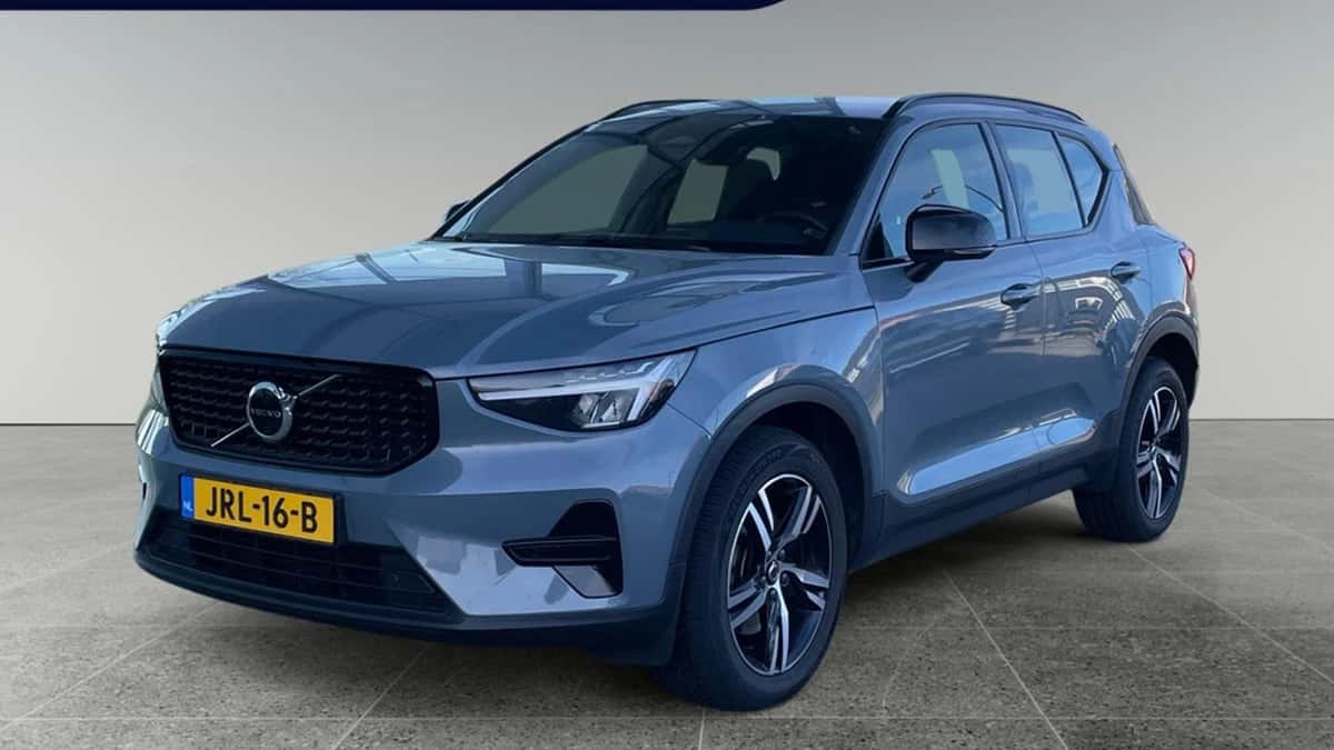 Volvo XC40 (2023) — foto 1