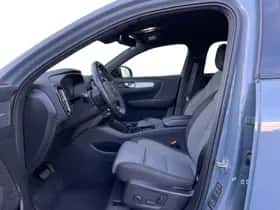 Volvo XC40 (2023) thumbnail 4