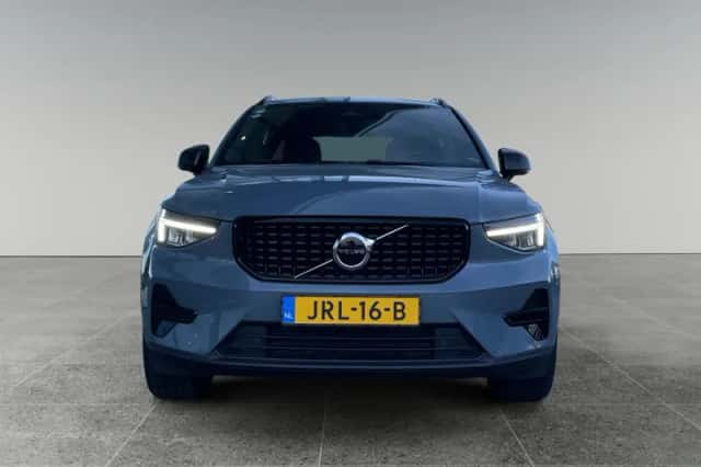 Volvo XC40 (2023) thumbnail 6