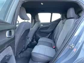 Volvo XC40 (2023) thumbnail 10