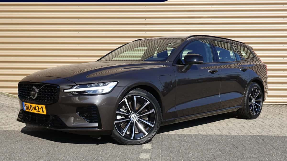 Volvo V60 (2025) — foto 1