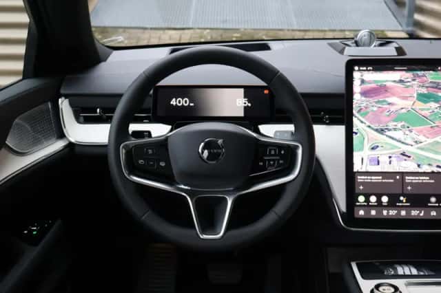 Volvo EX90 (2025) thumbnail 3