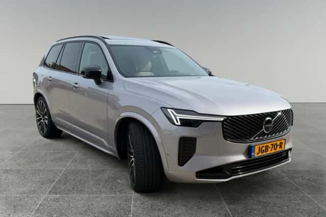 Volvo XC90 (2025) thumbnail 3