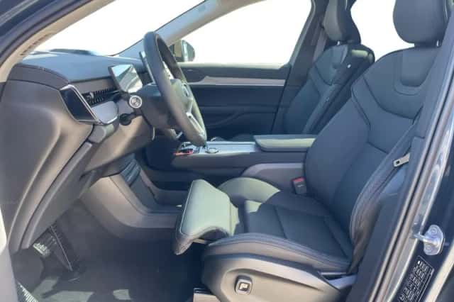 Volvo EX90 (2025) thumbnail 3