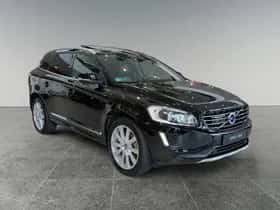 Volvo XC60 (2016) thumbnail 2