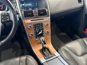 Volvo XC60 (2016) thumbnail 15
