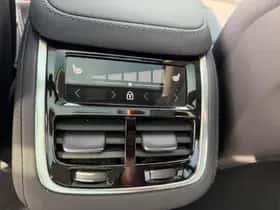 Volvo XC90 (2025) thumbnail 27