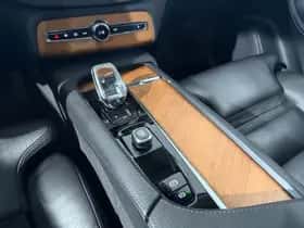 Volvo XC90 (2022) thumbnail 16
