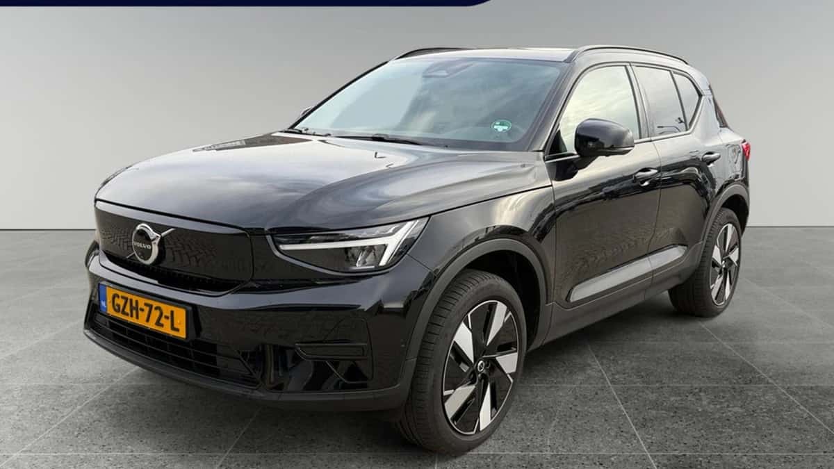 Volvo EX40 (2025) — foto 1
