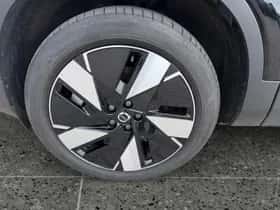 Volvo EX40 (2025) thumbnail 9