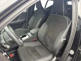Volvo EX40 (2025) thumbnail 3