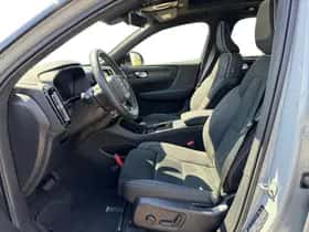 Volvo EX40 (2025) thumbnail 3
