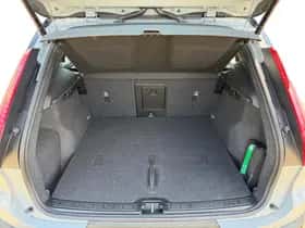Volvo EX40 (2025) thumbnail 9
