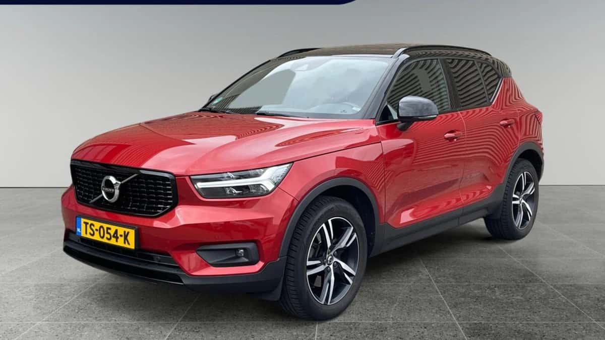 Volvo XC40 (2018) — foto 1