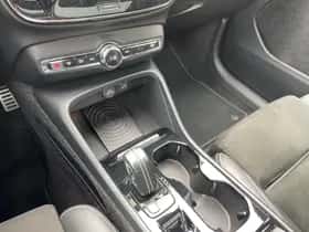 Volvo XC40 (2018) thumbnail 17