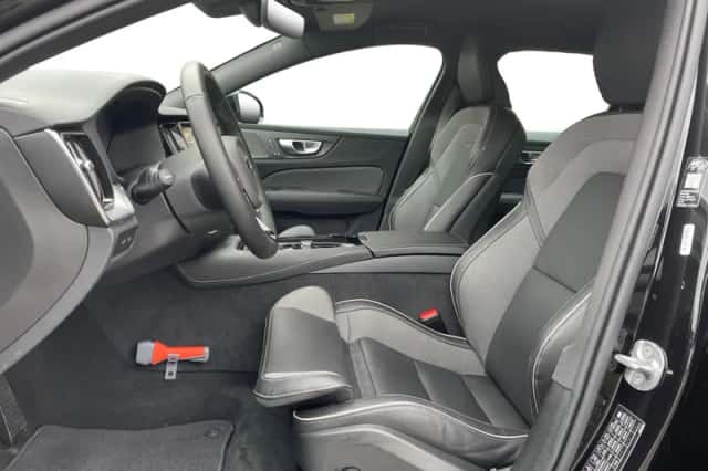 Volvo V60 (2025) thumbnail 3
