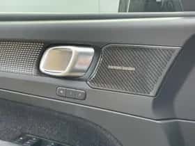 Volvo XC40 (2019) thumbnail 25
