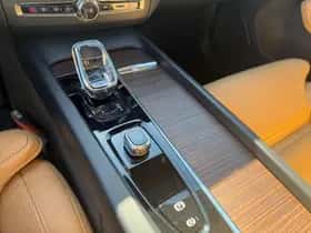 Volvo XC60 (2022) thumbnail 15