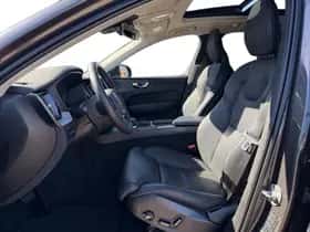 Volvo XC60 (2024) thumbnail 4