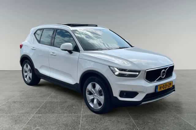 Volvo XC40 (2020) thumbnail 2
