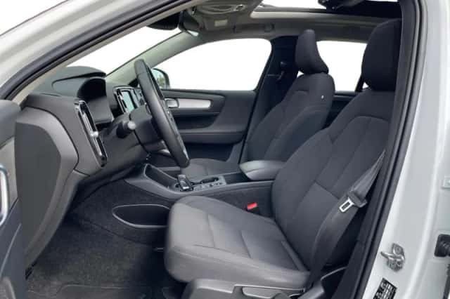 Volvo XC40 (2020) thumbnail 3