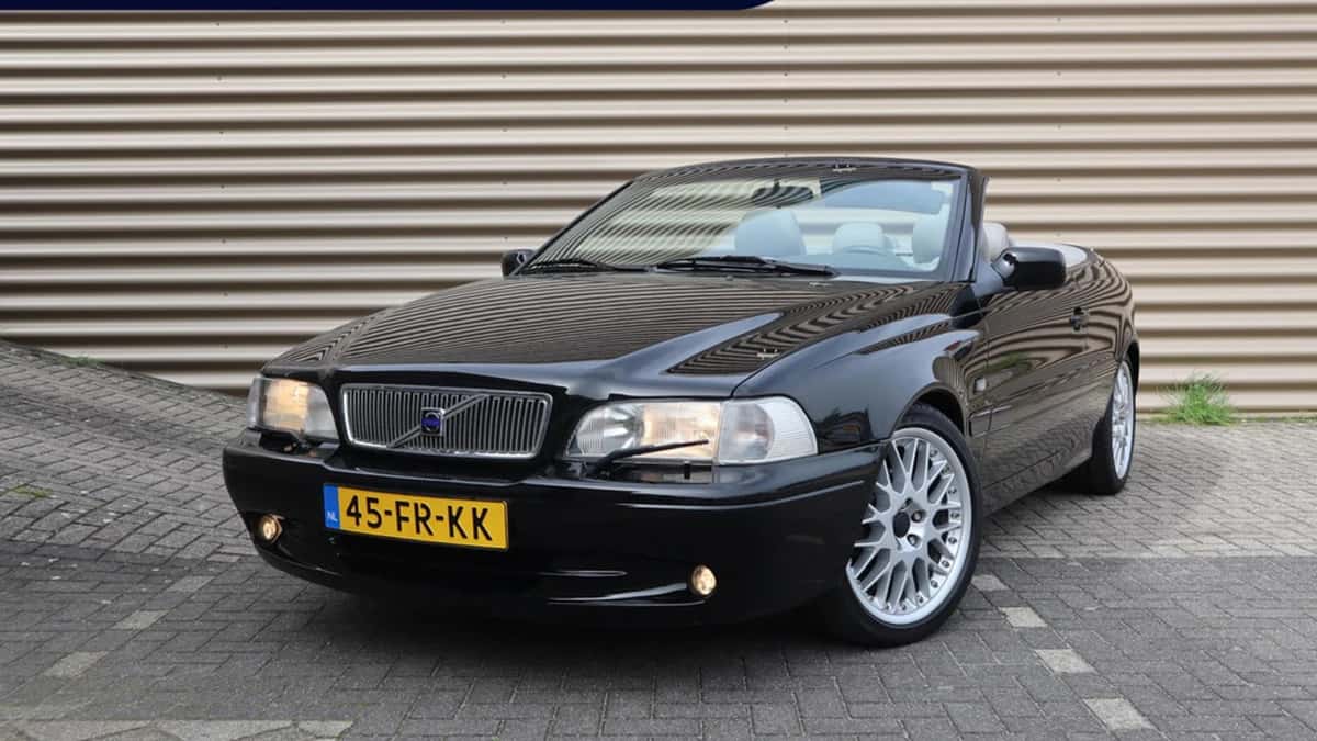 Volvo C70 (2000) — foto 1