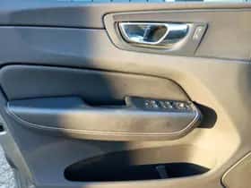 Volvo XC60 (2019) thumbnail 12