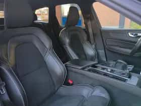 Volvo XC60 (2019) thumbnail 22