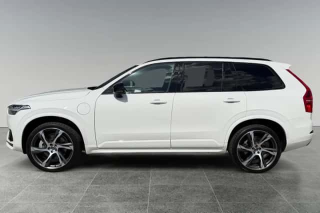 Volvo XC90 (2022) thumbnail 4