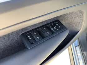 Volvo XC40 (2022) thumbnail 18